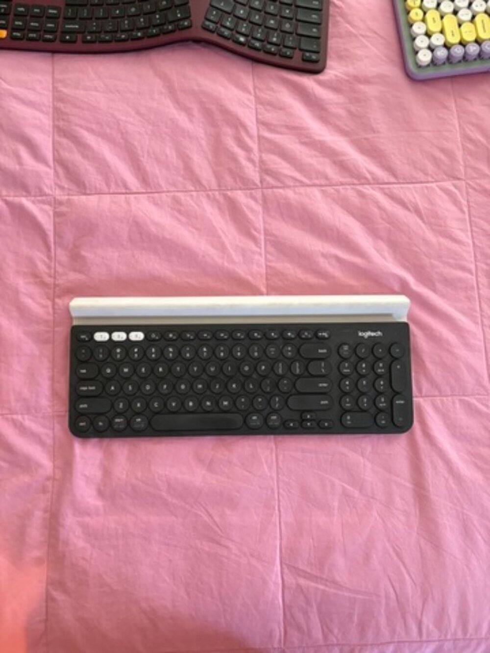 Logitech K780 Multi Device Wireless Bluetooth Keyboard PC Mac iPad